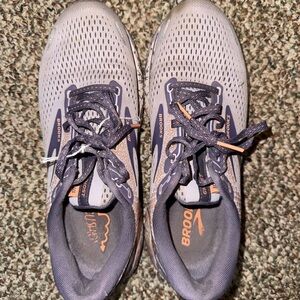 Brooks Gray and Purple Athletic Shoes